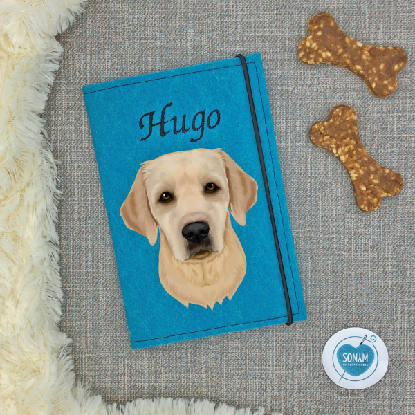 Designbeispiel der Impfpasshülle türkis für den Labrador blond